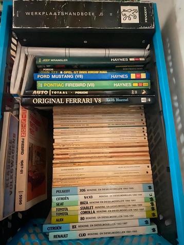 Autohandboeken en werkplaats boeken allerlei. beschikbaar voor biedingen
