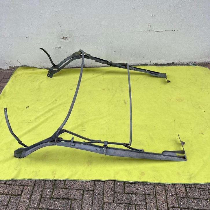 VW Super Beetle 1302 72 ALLEEN cabrioletframe, Auto diversen, Auto-accessoires, Nieuw, Verzenden