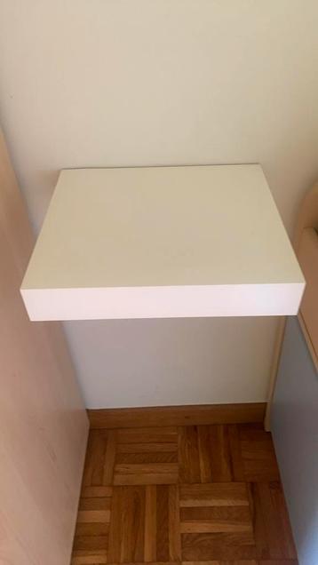 Zwevende wandplank Ikea klein beschikbaar voor biedingen