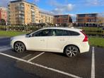 Volvo V60 2.4 D6 AWD Plug-In Hybrid Summum NAVI TREKHAAK PDC, Auto's, Automaat, Euro 5, 1800 kg, Beige