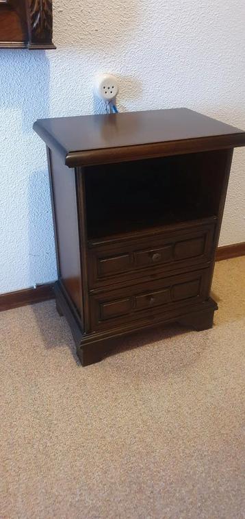 TE KOOP KLEIN KASTJE/TELEFOONKASTJE beschikbaar voor biedingen