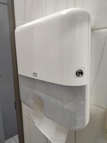 handdoekdispenser beschikbaar voor biedingen
