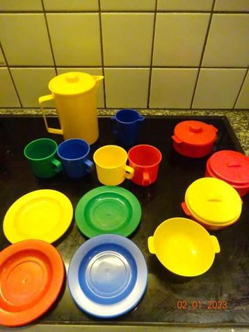 Denemarken HP Plast DK Hobro, leuk serviesje*VINTAGE*  beschikbaar voor biedingen