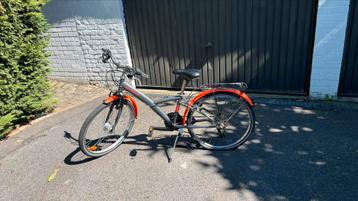 Vélo de ville Btwin Elops 100 – 28 pouces (roue à réparer) beschikbaar voor biedingen