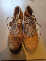 Think schoenen, Think!, Ophalen, Nieuw