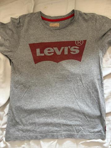 1 Levi’s t-shirts 10 beschikbaar voor biedingen