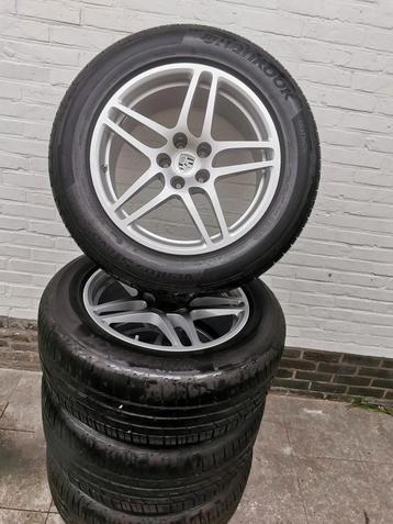 Pneus d'été neufs d'origine Porsche Macan 18 pouces 5x112 disponible aux enchères