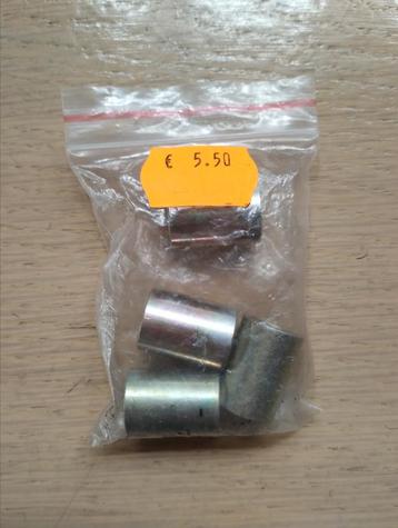 Setje schokbrekerhulzen (NEW) beschikbaar voor biedingen