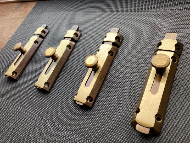 4 LOQUETS (VERROUS) LAITON CUIVRÉ, Antiek en Kunst, Antiek | Brons en Koper, Ophalen of Verzenden