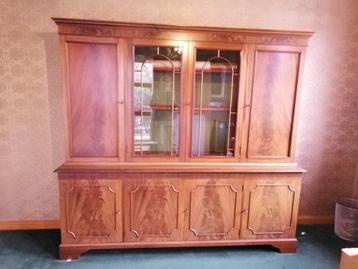 Armoire vitrine  bibliothèque  beschikbaar voor biedingen