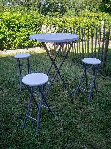 LOCATION - 2 tables mange-debout et housses