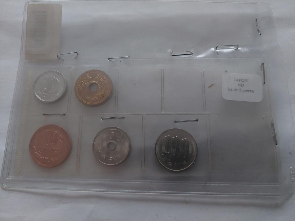 verzameling van vijf Japanse munten in een plastic hoesje, Ophalen of Verzenden