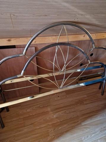 Modern stijlvol Bed Belgo Chrom beschikbaar voor biedingen