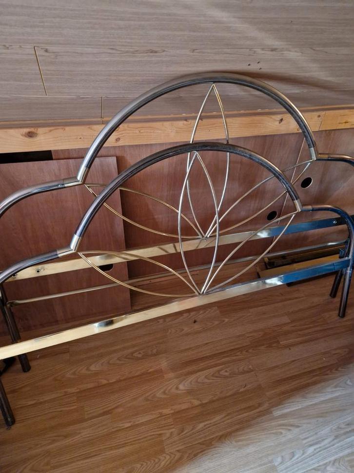 Modern stijlvol Bed Belgo Chrom, Huis en Inrichting, Slaapkamer | Bedden, Gebruikt, Ophalen