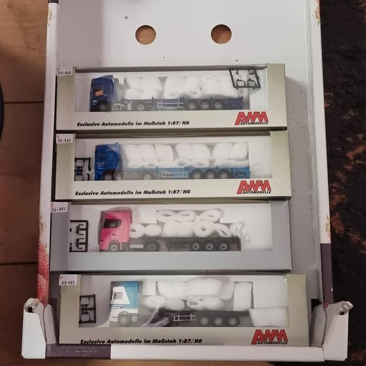 CONTAINER TRUCKS "LEEG" 1:87-H0, Hobby en Vrije tijd, Modelauto's | 1:87, Zo goed als nieuw, Ophalen of Verzenden