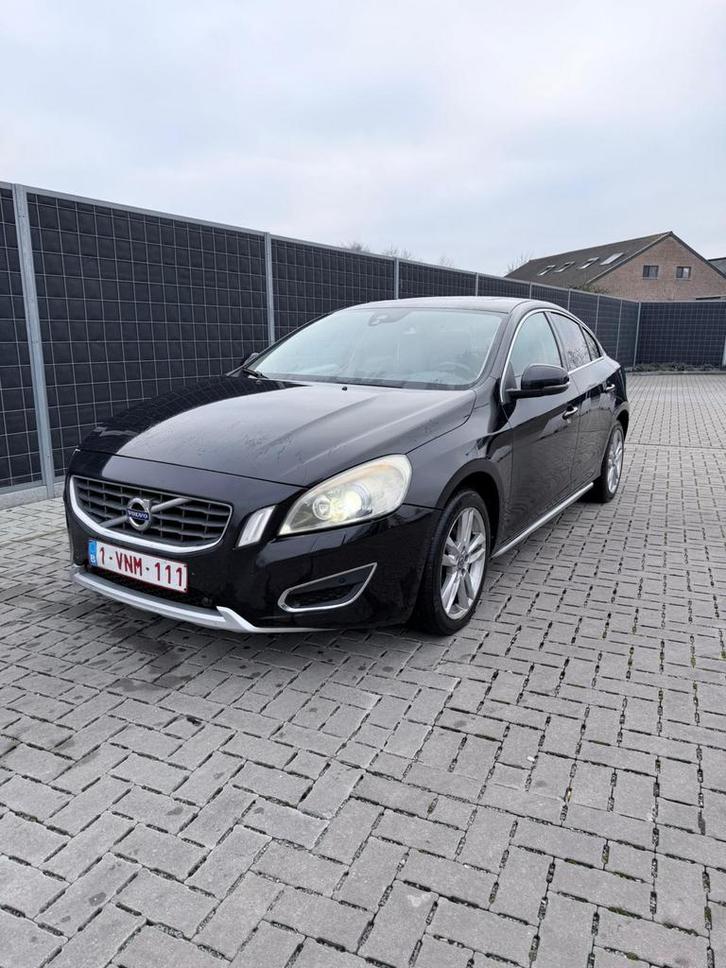Volvo S60 D3 (2011), Auto's, Volvo, S60, Airconditioning, Diesel, Euro 5, 5 deurs, Automaat, Zwart, Beige, Leder, Voorwielaandrijving