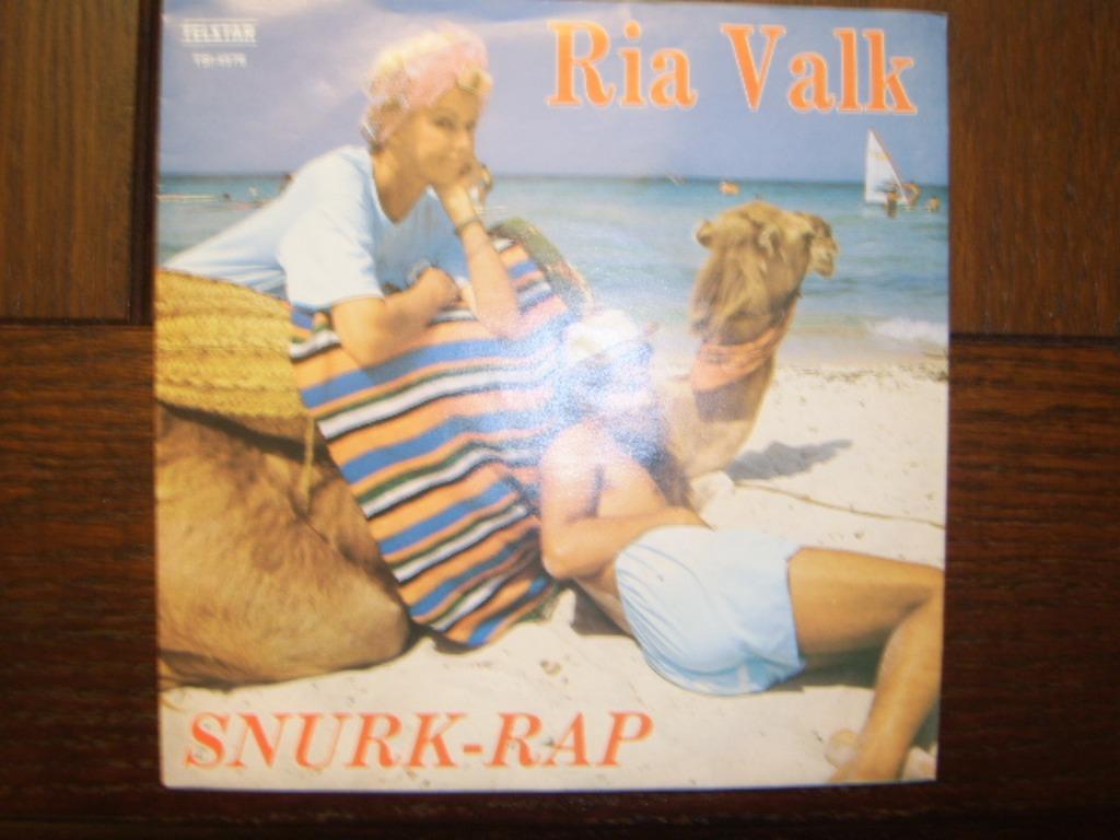 Ria valk snurk-rap, Ophalen of Verzenden, Zo goed als nieuw, Levenslied of Smartlap
