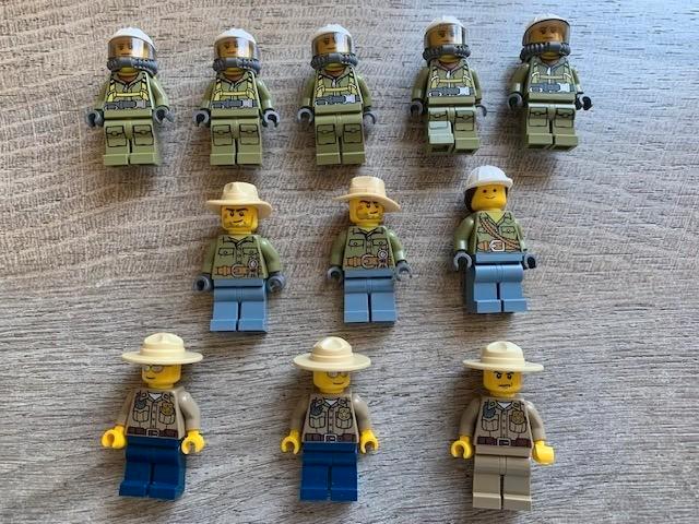 11 figurines Lego - Vulcano - voir la description, Enfants & Bébés, Jouets | Duplo & Lego, Lego, Envoi