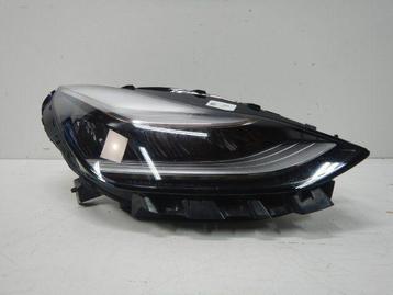 Tesla Model 3 Volled Koplamp Rechts P-1077376-00-C beschikbaar voor biedingen
