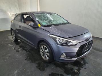 Hyundai i20 2017 voorkop   (plaatwerk verlichting koelers ed beschikbaar voor biedingen