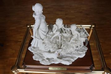 3 Capodimonte iride porseleinen sculpturen van L.  Cazzola beschikbaar voor biedingen