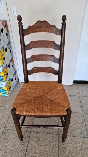 Massief eiken stoelen met rieten zitting beschikbaar voor biedingen