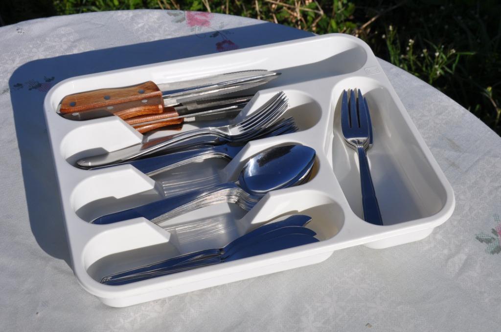 lot de couvert 42 pieces + bac trieurs pour rangement, Huis en Inrichting, Keuken | Bestek, Zo goed als nieuw, Bestekset, Inox of Chroom