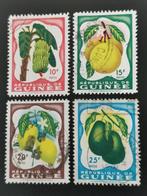 Guinée 1959 - fruits - bananes, pamplemousses, citrons, mang, Timbres & Monnaies, Timbres | Afrique, Guinée, Affranchi, Enlèvement ou Envoi