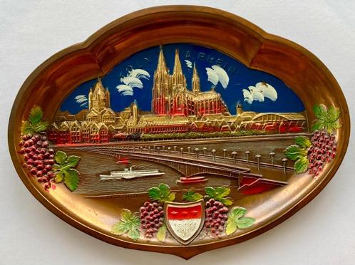 Decoratief koperen dienblad uit Keulen, Antiek en Kunst, Antiek | Brons en Koper, Koper, Ophalen of Verzenden