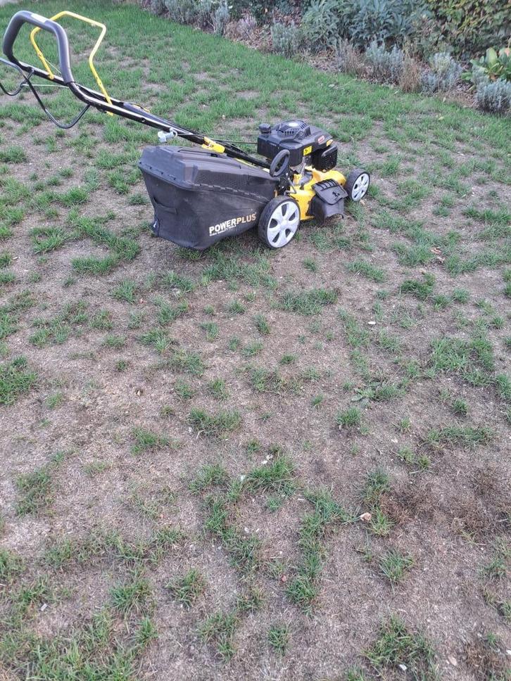 Powerplus benzine grasmaaier zelftrekker met mulchfunctie, Tuin en Terras, Grasmaaiers, Gebruikt, Benzine-grasmaaier, 40 t/m 49 cm