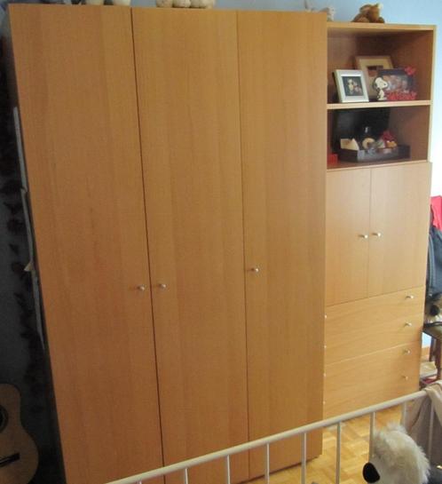 Slaapkamer met kleerkast-bureau-nachtkastje-bedframe-boeken, Huis en Inrichting, Slaapkamer | Complete slaapkamers, Gebruikt, Eenpersoons