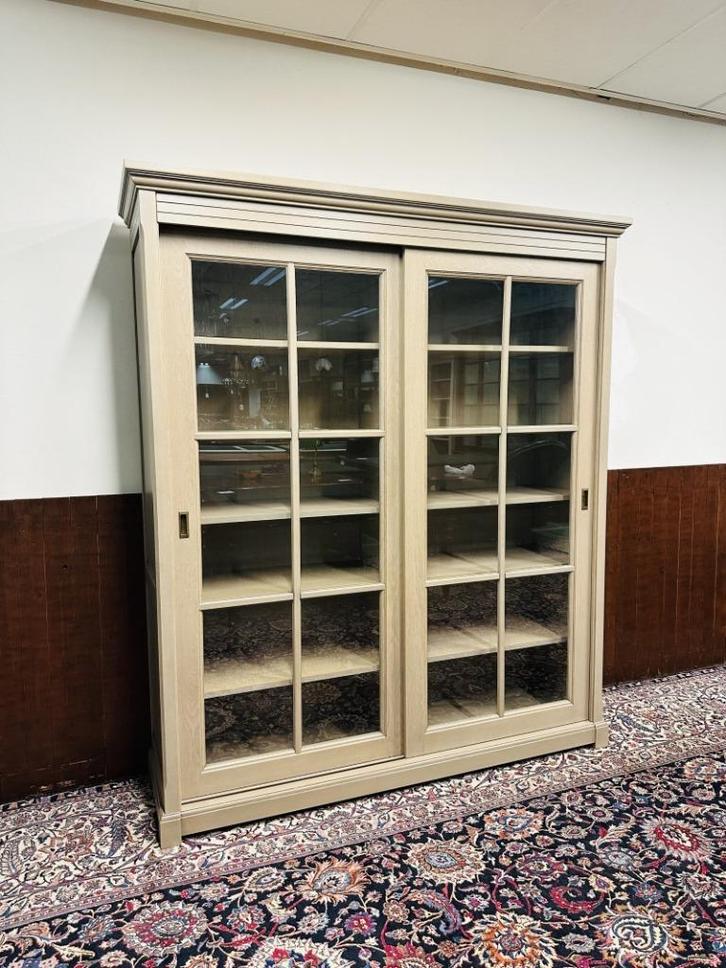 Landelijke Klassieke Boekenkast, Antiek en Kunst, Antiek | Kantoor en Zakelijk, Ophalen of Verzenden