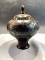 LIQ122/BA. Vase et couvercle en bronze, Bronze, Enlèvement
