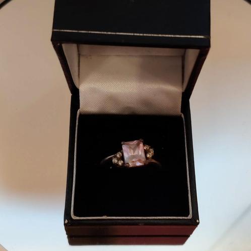 Zilveren ring met roze steen (nr1), Bijoux, Sacs & Beauté, Bagues, Comme neuf, Rose, Argent, Enlèvement