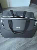 Nieuwe  Grote handbagage kleur grijs doe een goed bod, Handtassen en Accessoires, Koffers, Ophalen, Nieuw, Zacht kunststof, Uitschuifbare handgreep