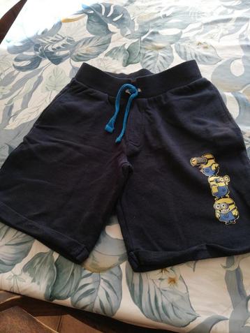 Short enfant bleu marine. Taille 10 ans. Despicable Me., Enlèvement ou Envoi