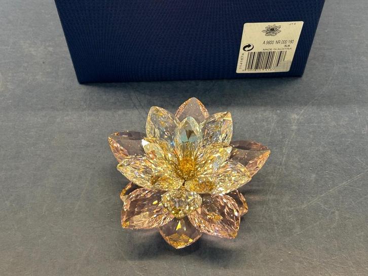 Swarovski Waterlelie Rosaline, de betoverende tuin., Verzamelen, Swarovski, Nieuw, Figuurtje, Ophalen of Verzenden