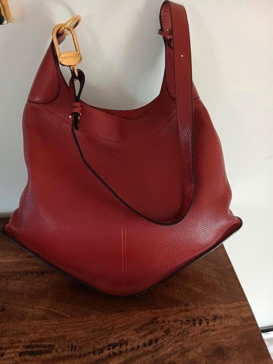 Zeldzame Delvaux handtas model "red satan", Handtassen en Accessoires, Tassen | Damestassen, Zo goed als nieuw, Handtas, Rood