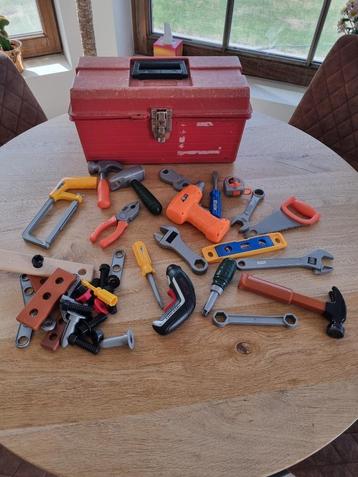 Peuter/kleuter-gereedschap(+kist) beschikbaar voor biedingen