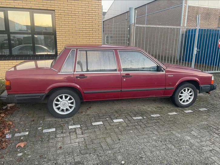 Originele volvo 740 GLE uit 1984 oldtimer, Auto's, Volvo, Particulier, Trekhaak, Benzine, Automaat, Ophalen