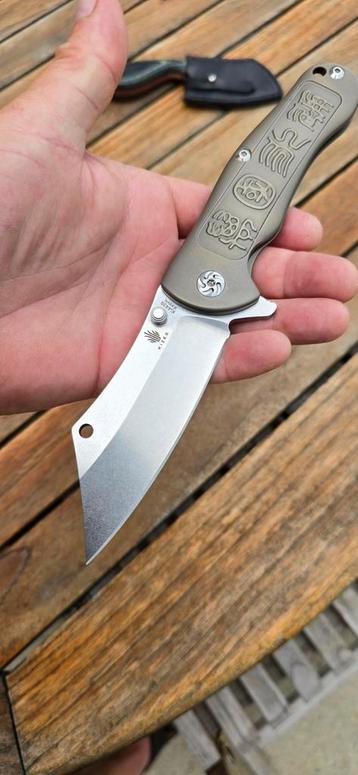 Couteau Kizer Zugang  disponible aux enchères