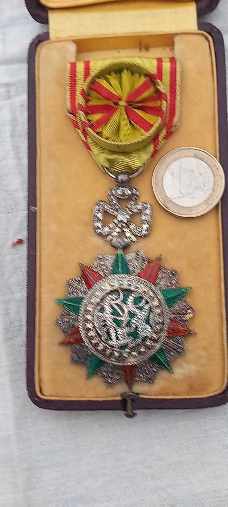 Médaille d'officier de l 'ordre du Nichan Iftikhar, Collections, Objets militaires | Général, Armée de terre, Envoi