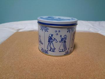 Blikken doos Delfts Blauwmotief beschikbaar voor biedingen