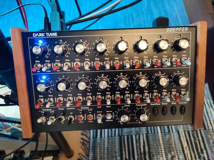 Doepfer DarkTime - Séquenceur analogique, Musique & Instruments, Synthétiseurs, Comme neuf, Avec connexion MIDI, Enlèvement ou Envoi