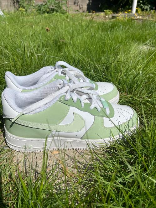 Nike Air Force 1 groene tinten custom, Vêtements | Femmes, Chaussures, Comme neuf, Sneakers et Baskets, Vert, Enlèvement ou Envoi