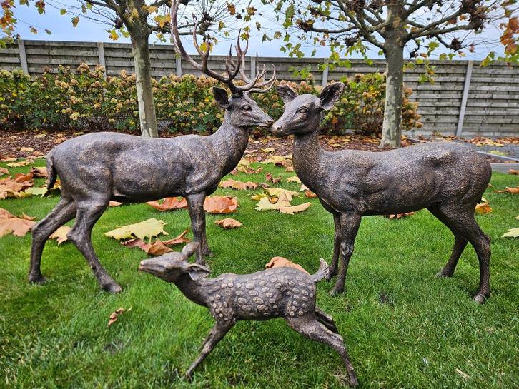 BRONZEN HERTEN EENMALIG METEEN ZEER LAGE PRIJS SET VAN 3 !!!, Tuin en Terras, Tuinbeelden, Nieuw, Dierenbeeld, Overige materialen
