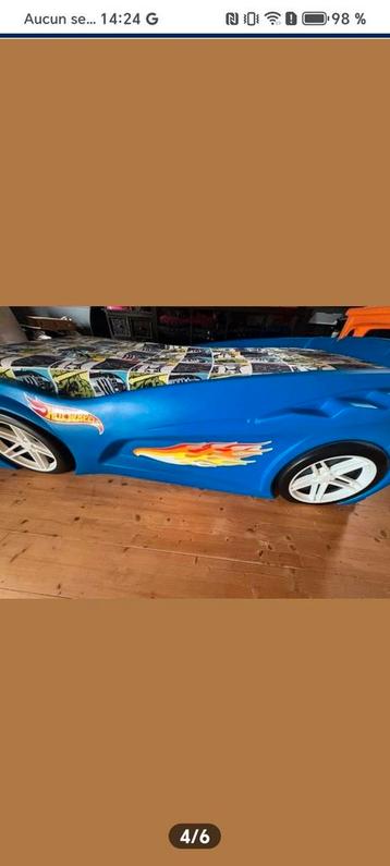 Lit Hotwheels 1 pers avec matelas'Roi du M. Achat 7mois beschikbaar voor biedingen