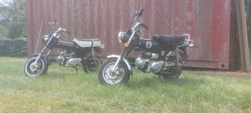  Te koop  2 stuks  . Honda dax  b klasse met papieren  beschikbaar voor biedingen