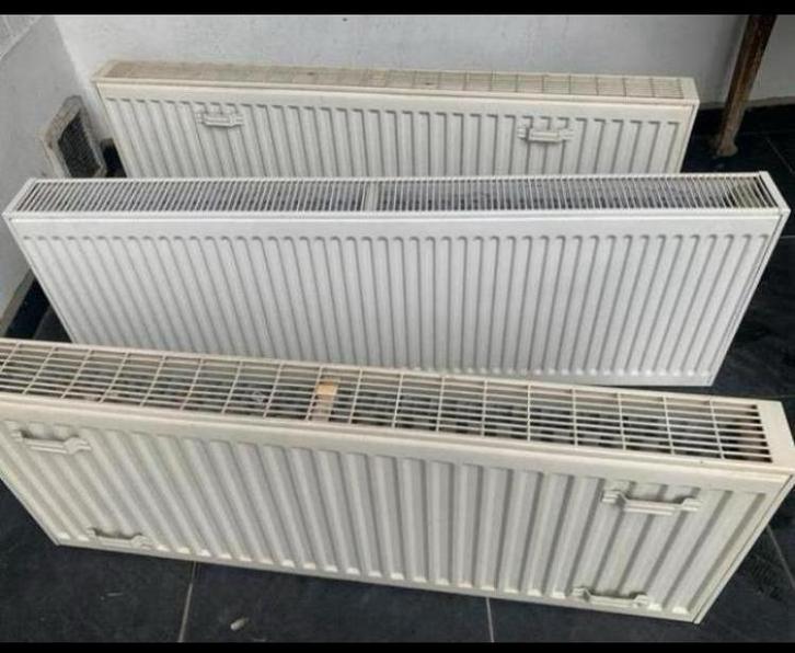 Radiatoren, Doe-het-zelf en Bouw, Verwarming en Radiatoren, Zo goed als nieuw, Thermostaat, Ophalen