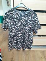 Bloemen t-shirt maat M/L, Zwart, Maat 42/44 (L), Ophalen of Verzenden, Zo goed als nieuw